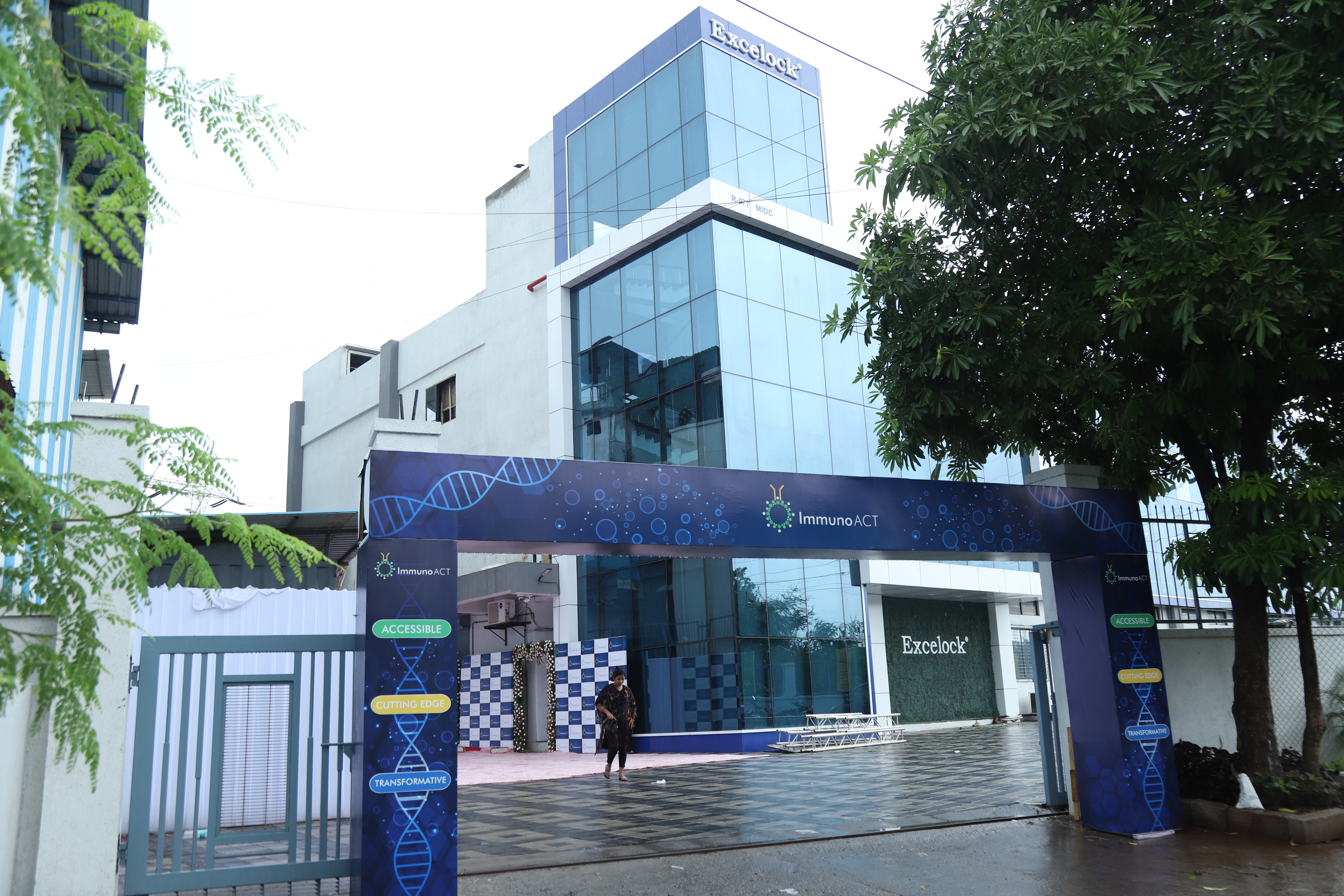 Cell Therapy facility icon - pharmaceutical manufacturing and R&D infrastructure